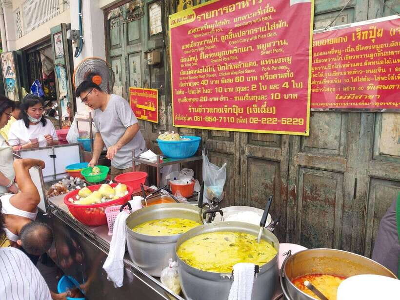 Taste of Bangkok: A 3-Hour Chinatown Food Feast - Sweet Ending: Chinese Desserts, Buns, and a Refreshing Drink