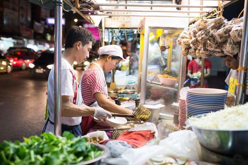 Taste of Bangkok: A 3-Hour Chinatown Food Feast - Chinatown’s Food Story: Chinese Immigrants and Bangkok’s Flavor Evolution