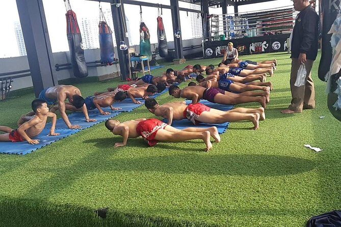 Thai Boxing Lesson, family and Kids Friendly - Practice Time With Pads and Partners (Including for Kids)