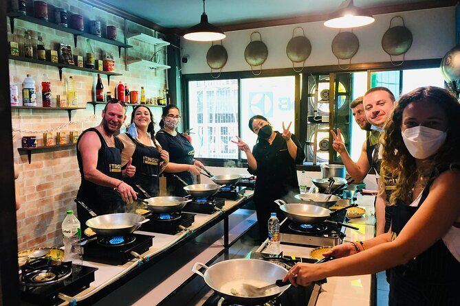 Thai cooking class experience in Bangkok with Tingly Thai cooking school - Tingly Thai Cooking School: Where You Meet and How the Setup Works