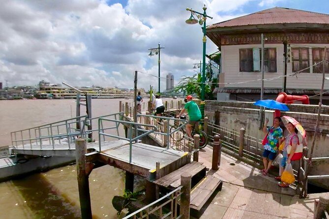Thai Culture and Local Life 4- Hour Bangkok Bike Tour - Stop 2: Chinatown (Dragon Area) and Street Life at Human Speed