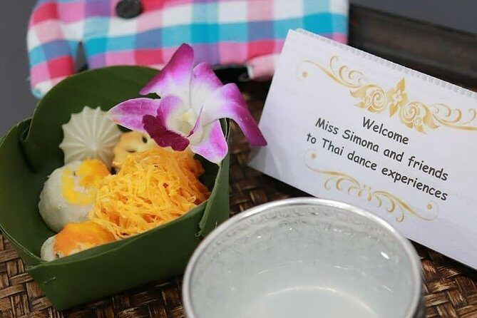 Thai Dance Class at Wat Arun - Where Wat Arun and Iconsiam fit into your day