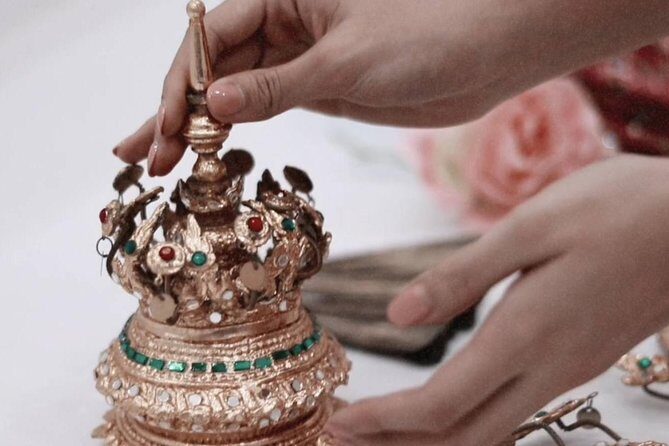 Thai Dance Class at Wat Arun - Three songs, three styles: where the fun really happens