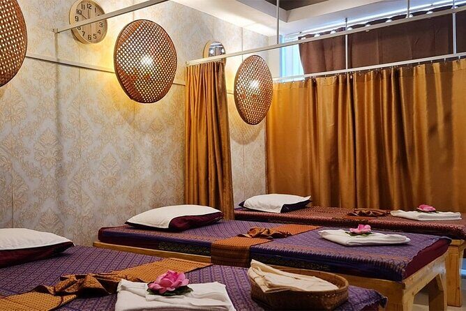 Thai Massage - Reviews That Matter: Clean Room, Professional Staff, and the One-Off Communication Concern