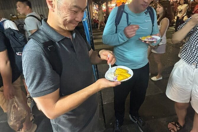 The Highest Rated Food Tour in Bangkok 10+ Tastings - Chinatown in 3 hours: how the walk makes the food easier