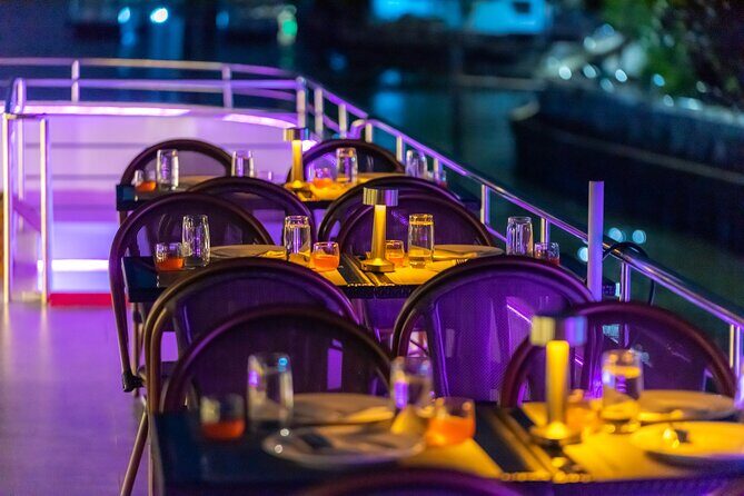 The Newest Luxury 5-Star Bangkok Chao Phraya Dinner Cruise - The night views you’re paying for: temples, bridges, and skyline angles