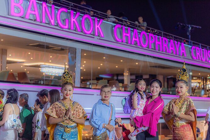 The Newest Luxury 5 Star Bangkok Chaophraya Dinner Cruise - The illuminated Chao Phraya: what you actually see