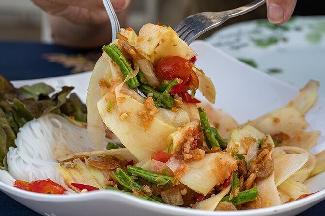 The Real Jing Jing Thai Food Tour in Hua Hin - What it feels like to eat with a guide (not just follow a route)