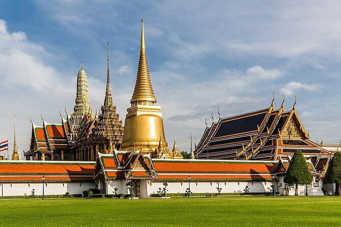 Three Temple Ayutthaya Tour with Scenic Boat Ride - Wat Ratchaburana: The Royal Restoration Temple and Its Prang Details