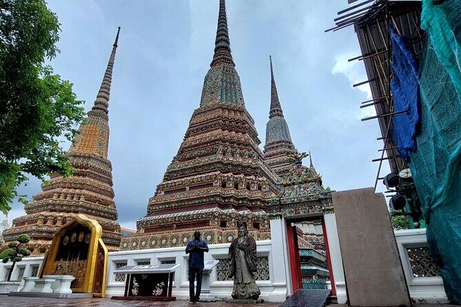 Top 3 Bangkok Temples: Multilingual Private Tour [EN,ES,DE,IT,FR] - Wat Benchamabophit: Italian Carrara marble and photo-friendly details