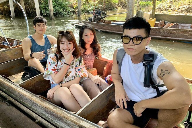 Train Market and Floating Market half day tour - First up: the Mae Klong railway market and its moving stalls