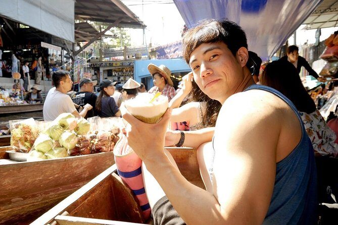 Train Market and Floating Market half day tour - Why the private guide makes the whole day click