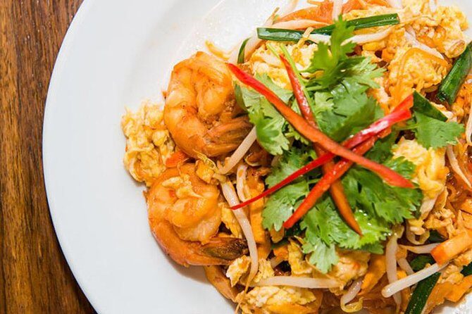 Tuk Tuk Bangkok Private Tour: WW2 Pad Thai, 360-Viewpoint, Chinatown (Pickup) - Wat Saket Golden Mountain: easy walk, big 360-degree payoff