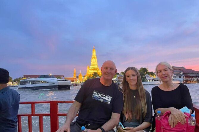 Tuk-tuk tour Bangkok by Night with Chinatown meal and hotel transfers - Pak Khlong Flower Talat and the Giant Swing: Perfect Night Photo Stops
