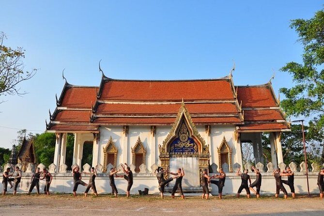 VIP Private Tour Damnoen Saduak+ Amphawa + Mae Klong Railway - Damnoen Saduak Floating Market: paddle boat first, shopping second