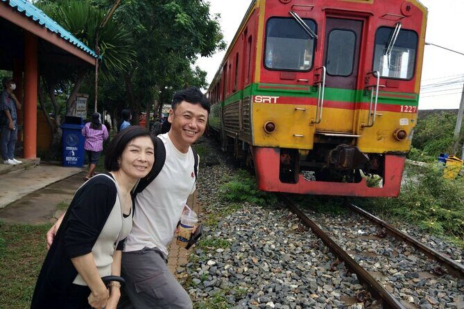 Wheelchair & Luxury Tour to Floating & Railway Markets - Coconut Sugar Farm: Thai sweet production you can actually picture