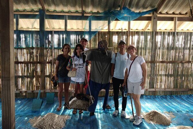Wheelchair & Luxury Tour to Floating & Railway Markets - Damnoen Saduak Floating Market: see the stalls from the water