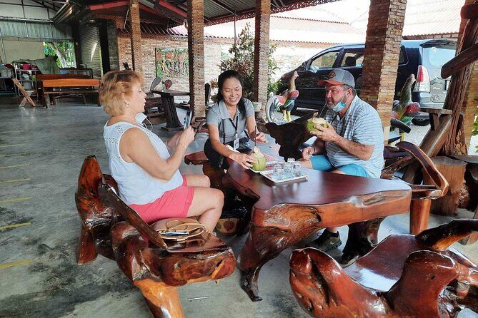 Wheelchair & Luxury Tour to Floating & Railway Markets - Khum Damnoen Resort: a meal moment you’ll control